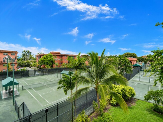 Building Photo - 620 Tennis Club Dr