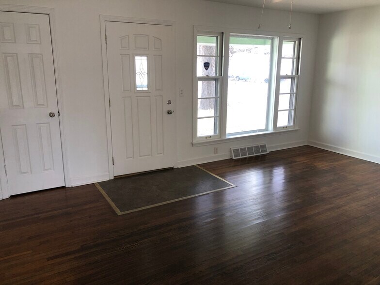 Building Photo - 3231 S Palisade Ave