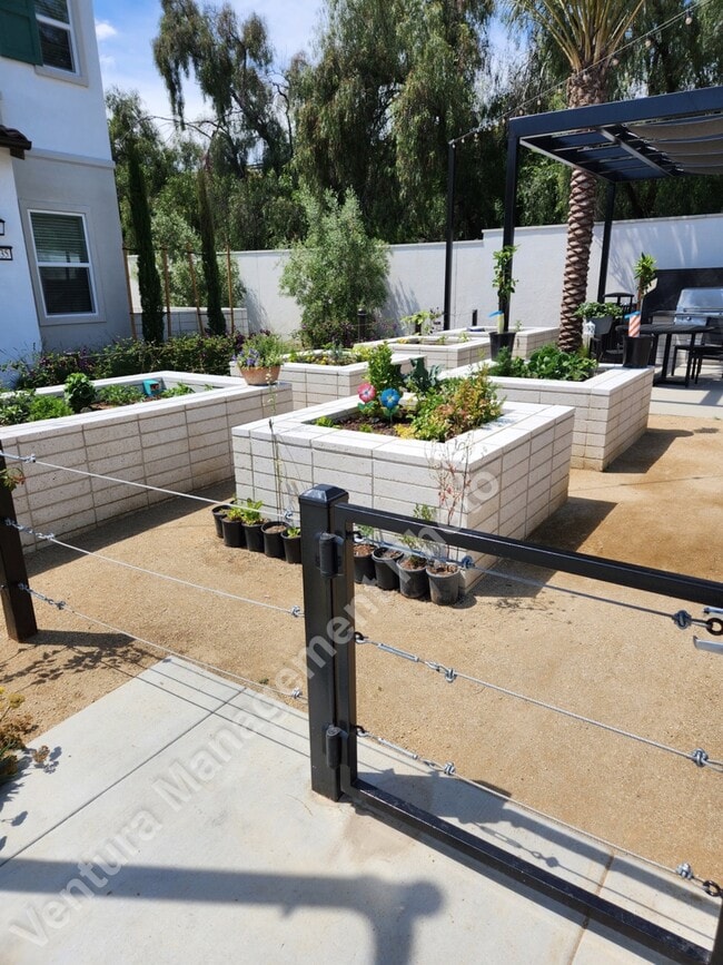 Building Photo - 3020 Harrison Ln