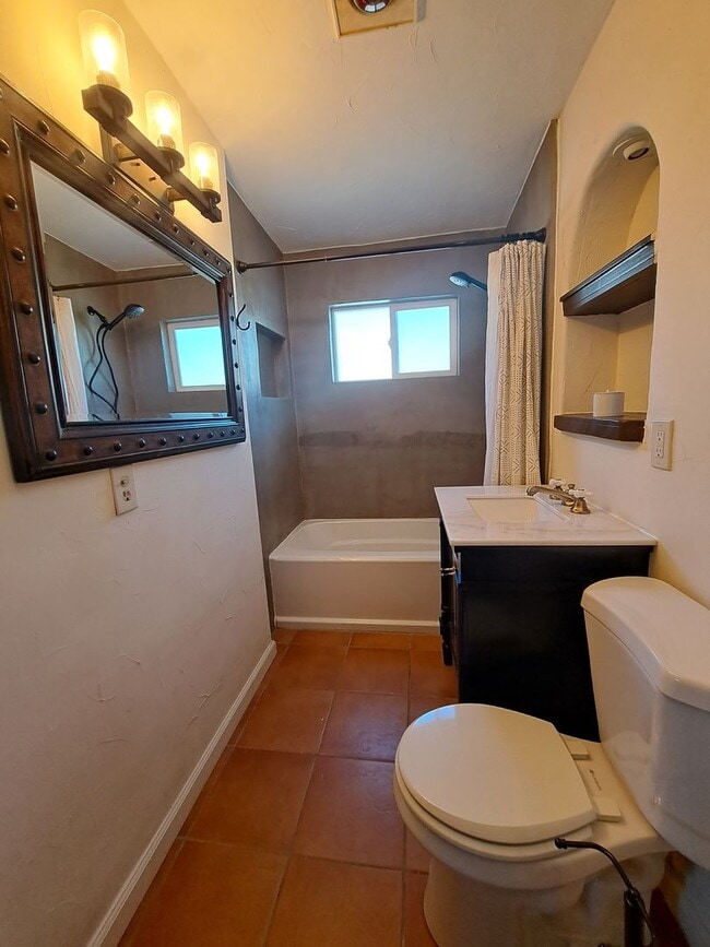 Building Photo - Rural yet close to town with acreage