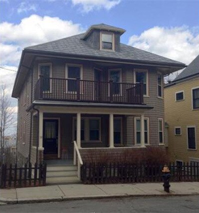 Building Photo - 33 Iroquois St