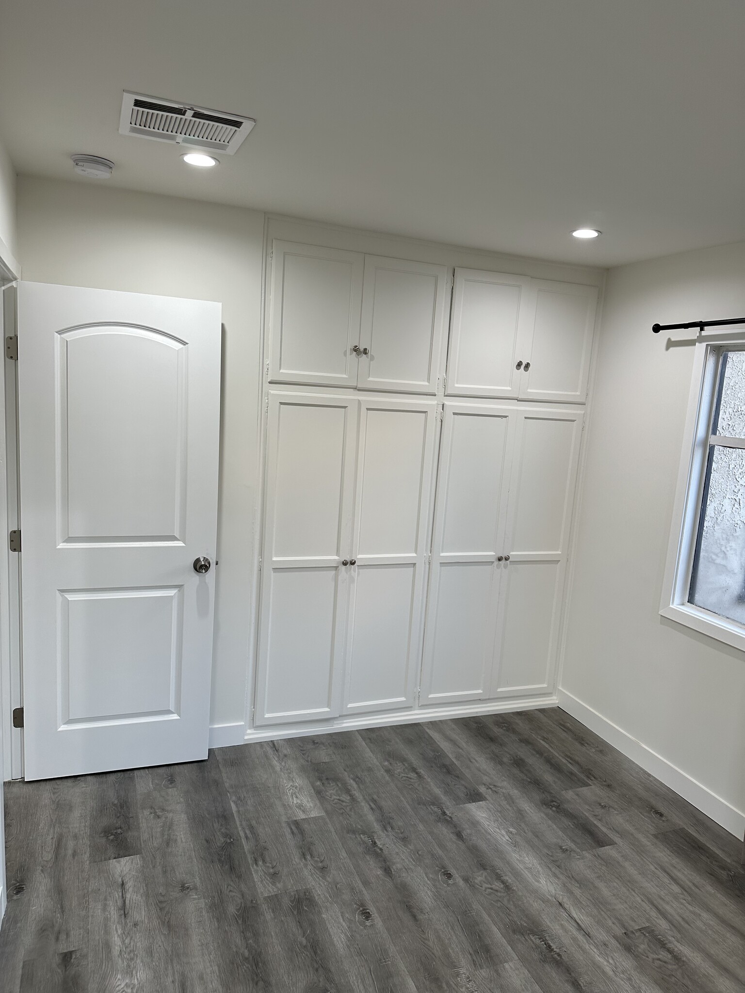 Building Photo - 8532 Tilden Ave