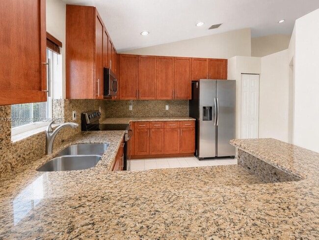 Building Photo - 1041 Cedar Falls Dr