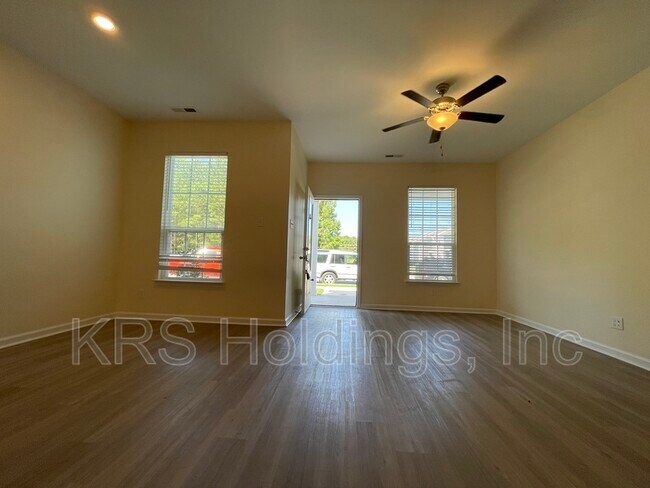 Building Photo - 1611 Independence Blvd