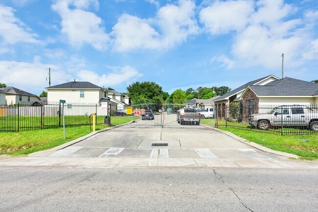 Building Photo - 201 S Native Ln