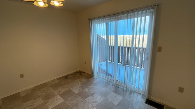 Building Photo - 375 Mickelson Ct