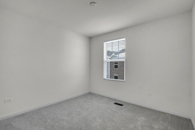 Building Photo - 6275 Sandbelt Dr