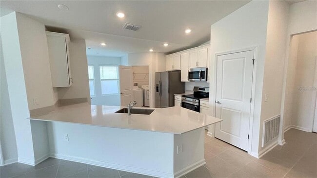 Building Photo - 5652 Lemon Grass St