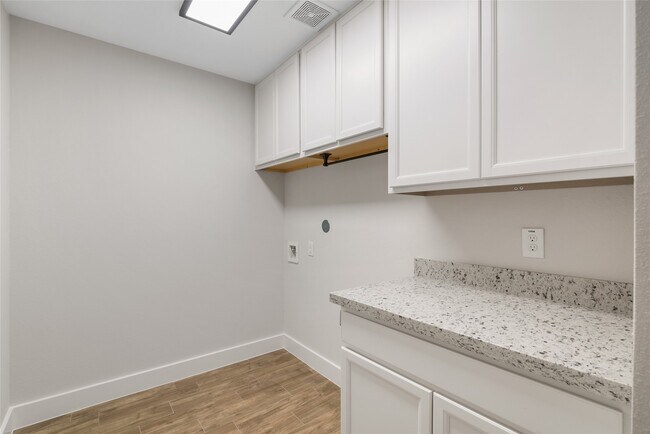 Building Photo - 13018 Walden Rd