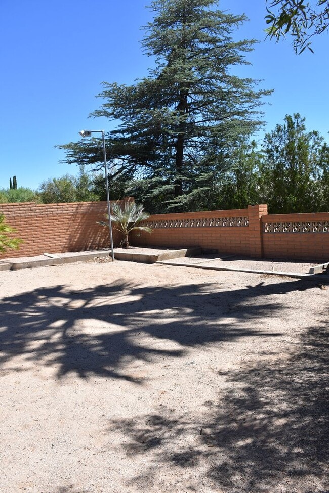 Building Photo - Great home in Mature Neighborhood