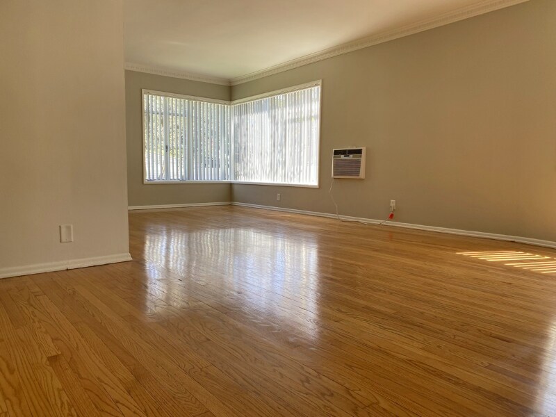 Building Photo - 4700 Los Feliz Blvd
