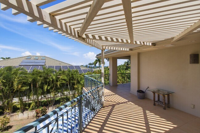 Building Photo - 357 Kualono Pl