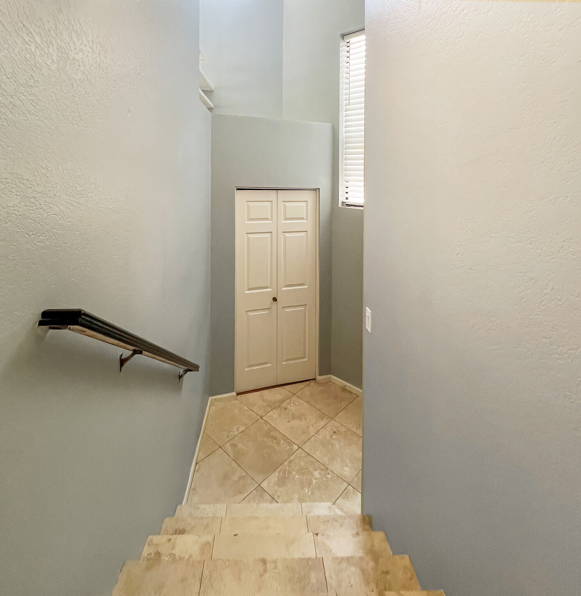 Building Photo - 10301 N 70th St