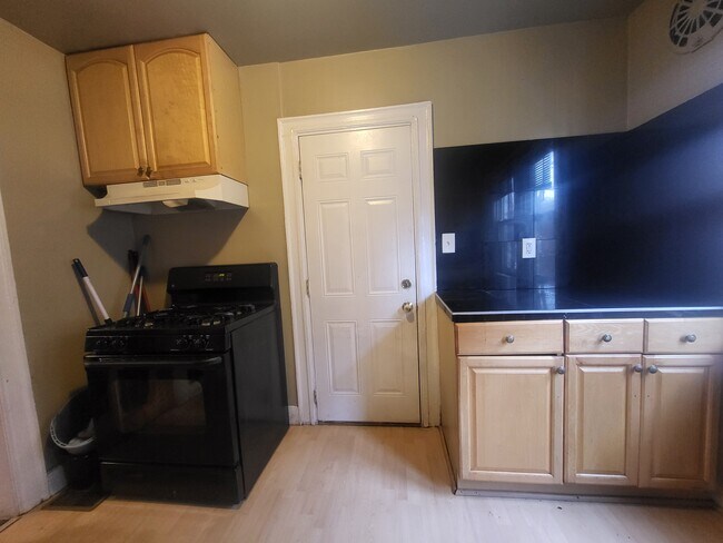 Building Photo - Washburn