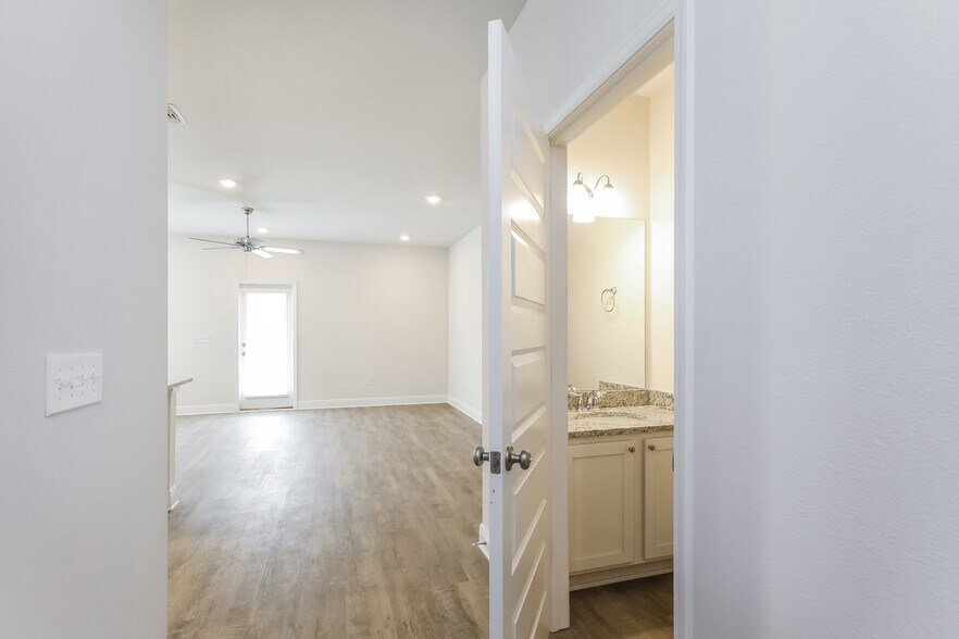 Building Photo - 1660 Caleigh Ct