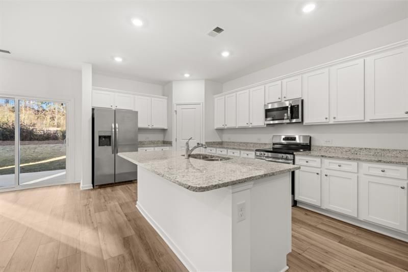 Building Photo - 954 Evergreen Rd