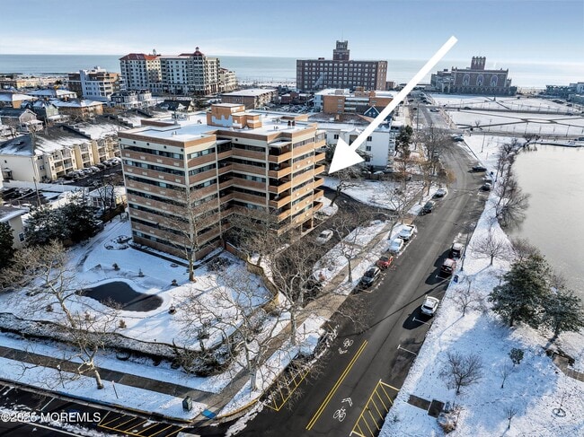 Building Photo - 321 Sunset Ave