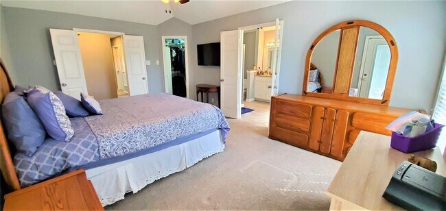 Building Photo - 5213 Valleydale Dr