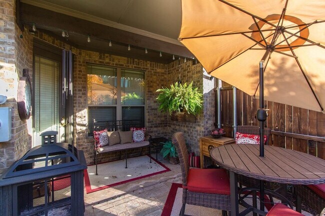 Building Photo - 1605 Brook Glen Dr