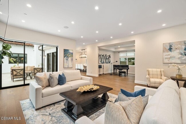 Building Photo - 12727 Landale St