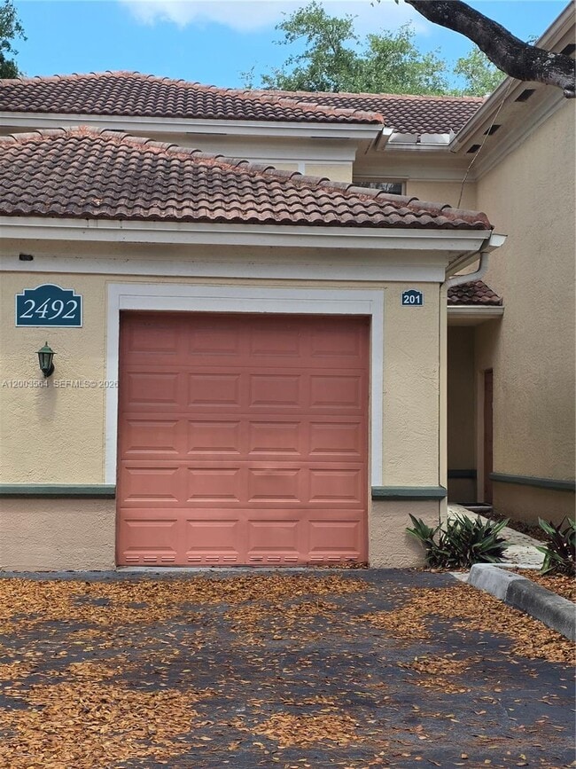 Building Photo - 2492 Centergate Dr