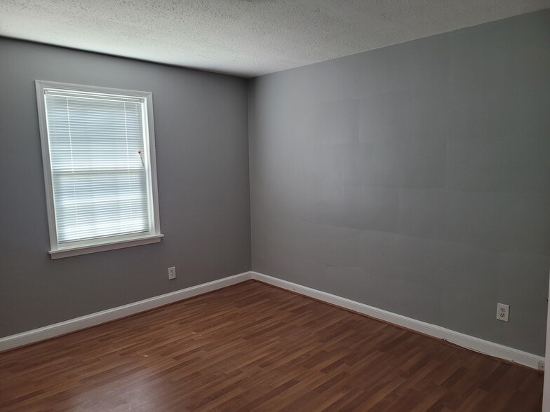 Building Photo - 2109 Suitland Ter SE