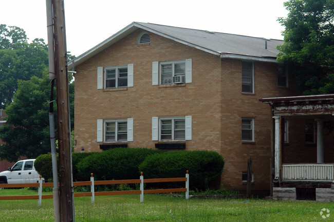 Building Photo - 686 W Onondaga St