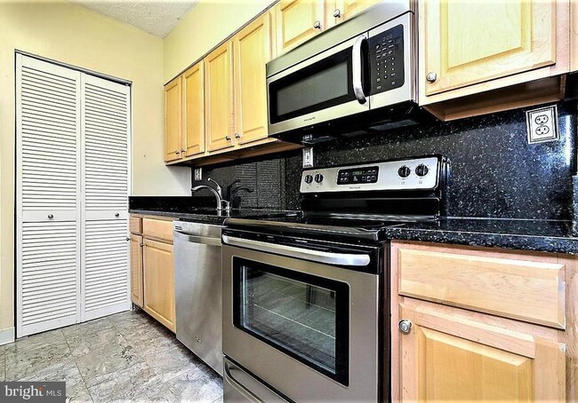 Building Photo - 5500 Holmes Run Pkwy