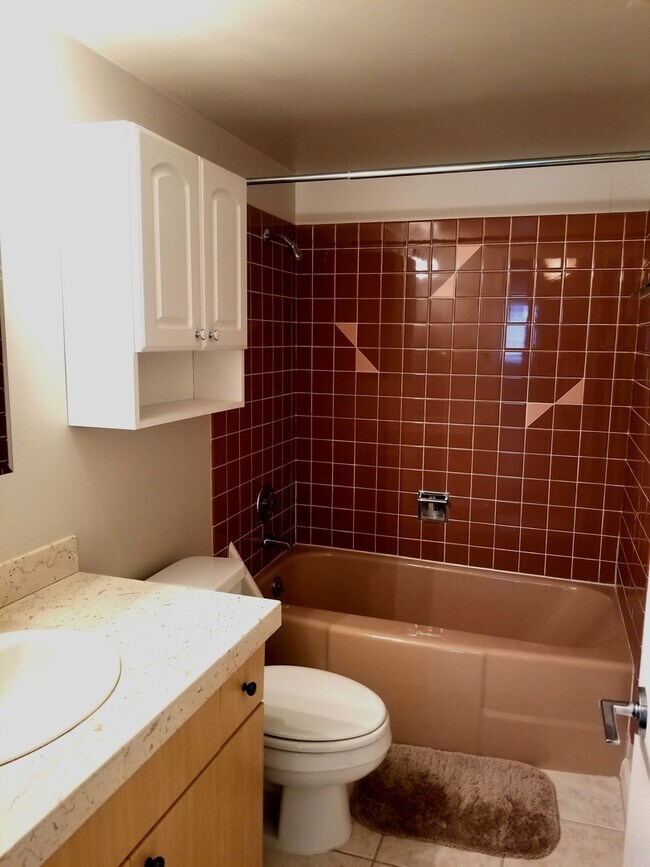 Building Photo - PARK PLACE 2 BEDROOM, 2 BATH CONDO - 1137 SQ. FT!