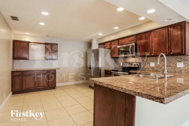 Building Photo - 11201 NW 39th Ct