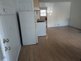 Building Photo - 100 Kosciuszko St