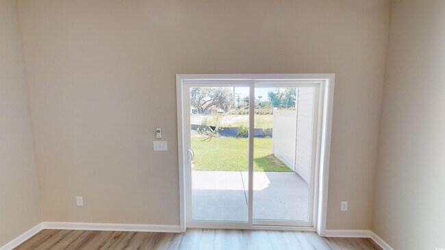 Building Photo - 84 Racquet Club Dr