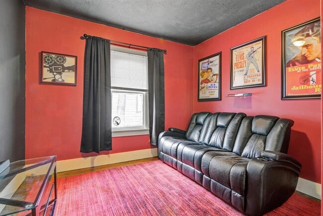 Building Photo - 314 W Sidnor St