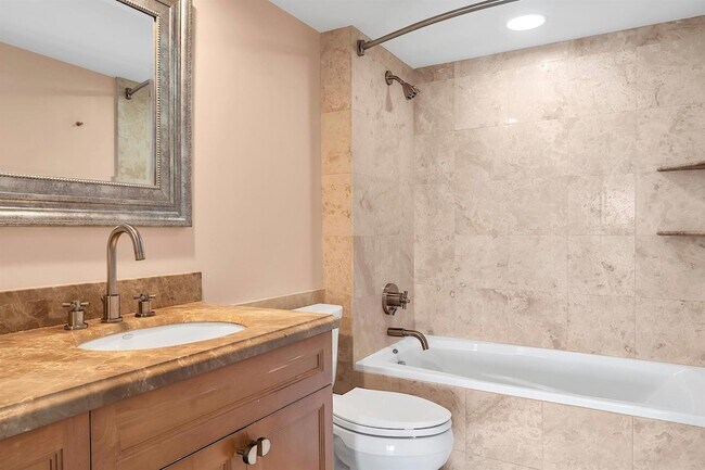 Building Photo - 2500 E Las Olas Blvd