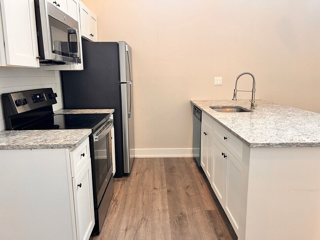 Building Photo - 4627 E. Thompson-2 Bed