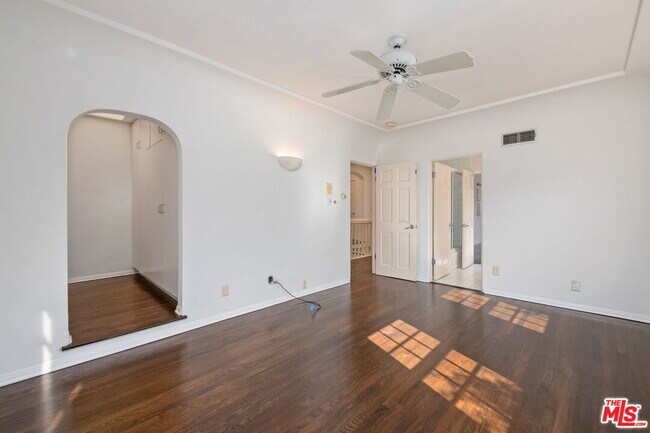 Building Photo - 139 S Anita Ave