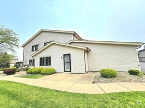 Building Photo - 940 Prairie Dr