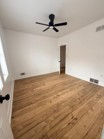 Building Photo - 908 Mount Rose Ave