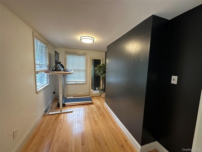 Building Photo - 33 Rutland Dr