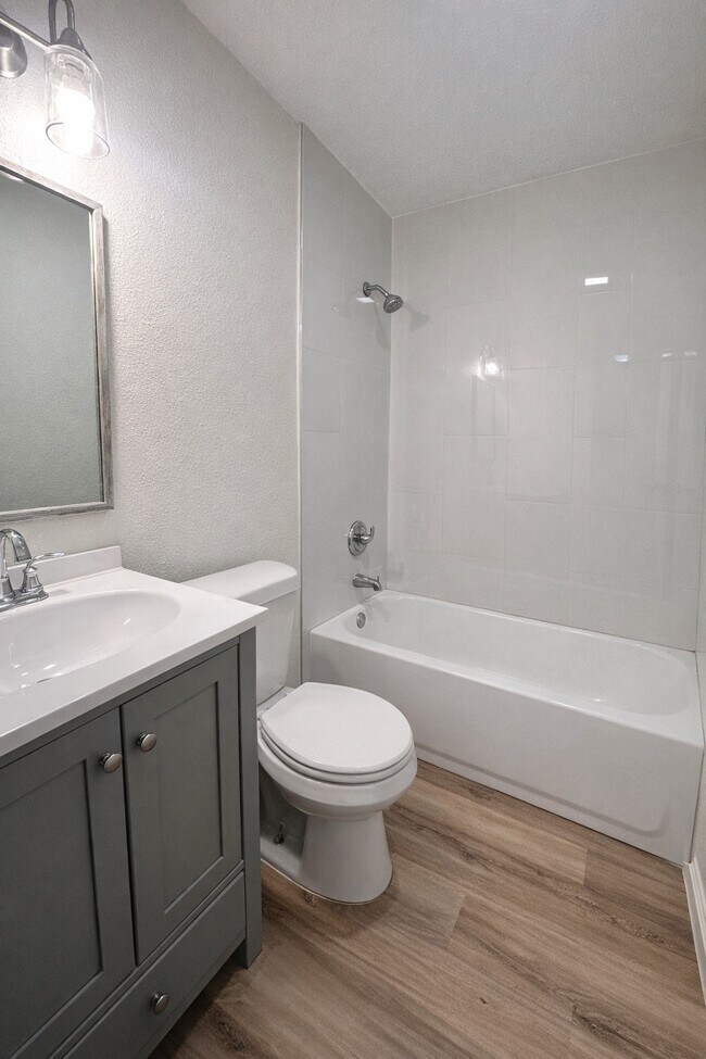 Building Photo - 117 Sylvia St