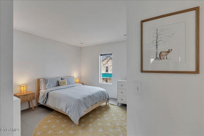 Building Photo - 18 Granite St