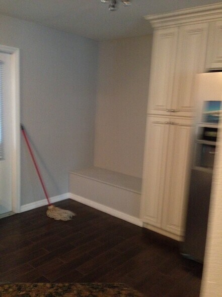 Building Photo - 308 N Hilltop Rd