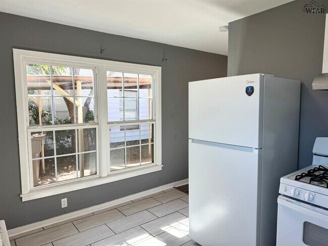 Building Photo - 2949 Cunningham Dr