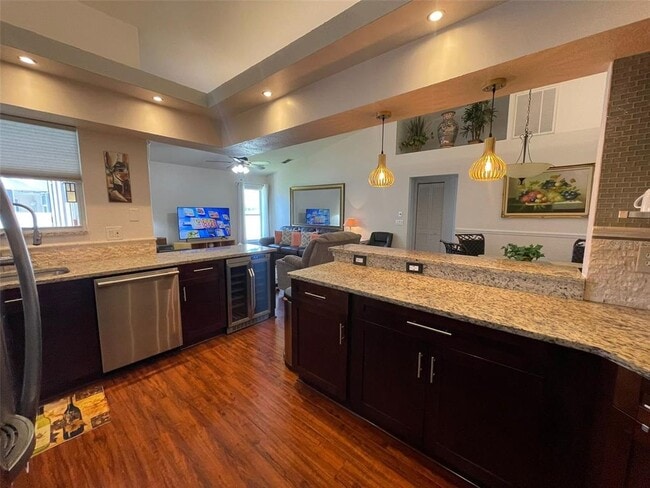 Building Photo - 4529 Breakwater Blvd