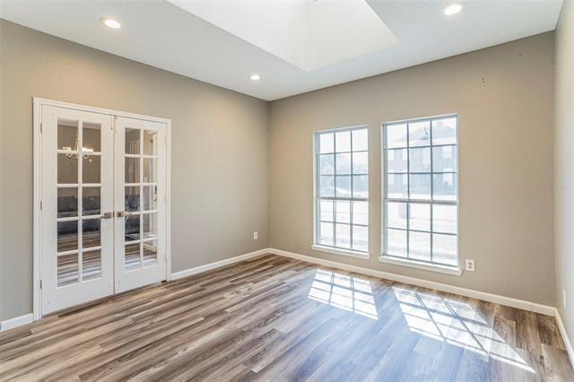Building Photo - 8409 Lake Bend Dr