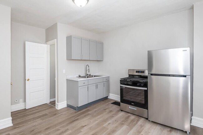 Building Photo - 115 E Foraker St