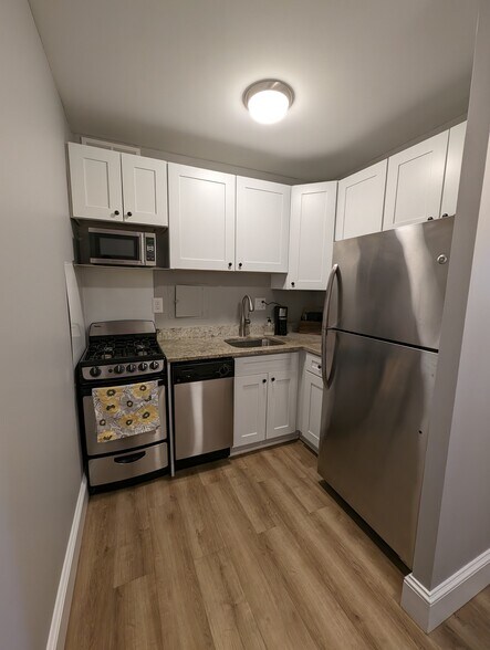 Kitchen - 300 M St SW