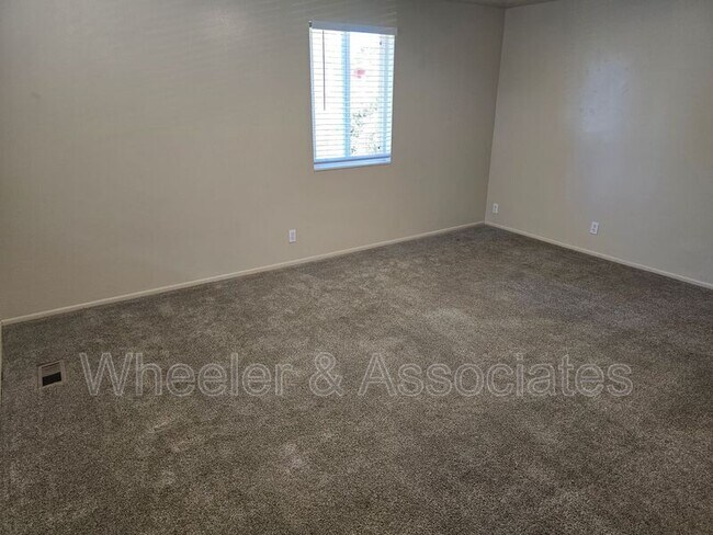 Building Photo - 3070 Eccles Ave