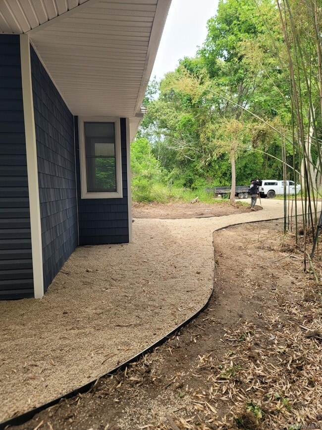 Building Photo - 452 Montauk Hwy