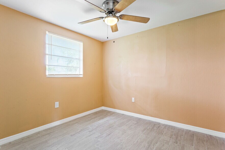 Building Photo - 2139 Ranchita Trl